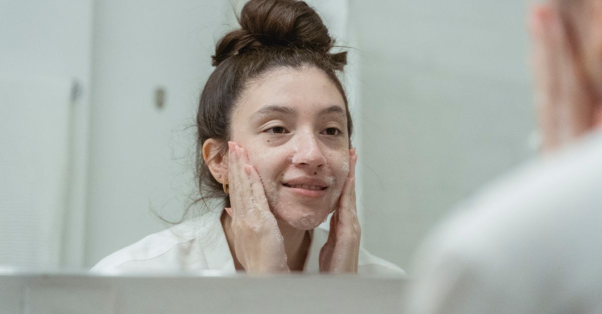 Read more about the article Home Remedies for Open Pores on Face: A Biblical and Science-Backed Guide to Minimize Open Pores Naturally