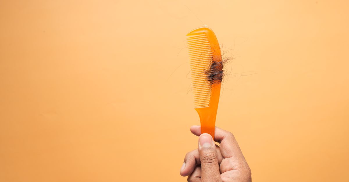 Read more about the article How to Stop Postpartum Hair Loss: 20 Natural Home Remedies for Postpartum Hair Loss