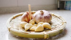 Read more about the article The Healing Power of Garlic: 15 Medicinal Uses and Benefits of Garlic for Your Family’s Health